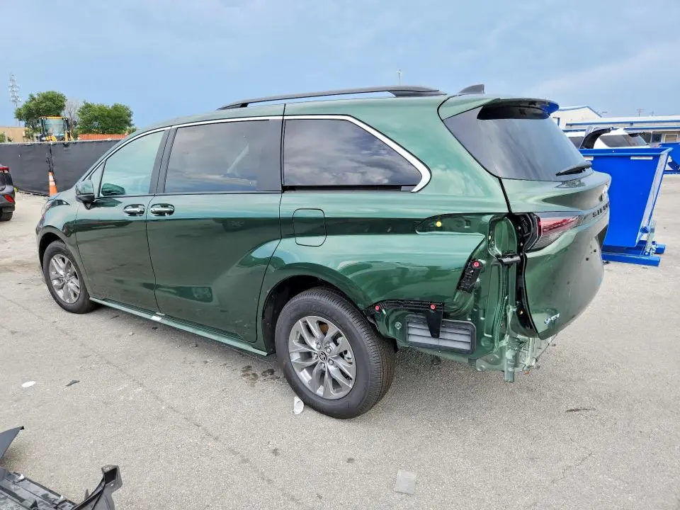 2026 TOYOTA SIENNA XLE 7-PASSENGER  