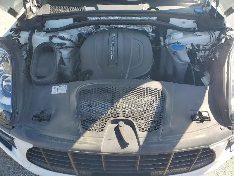 2018 PORSCHE MACAN   