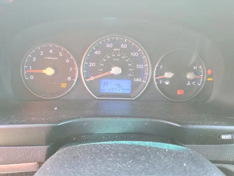2012 HYUNDAI SANTA FE GLS  