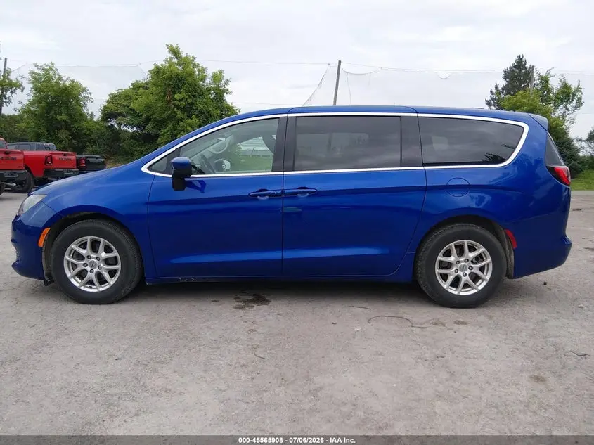 2021 CHRYSLER VOYAGER LX