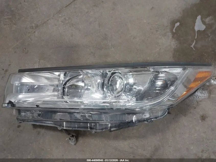 2017 TOYOTA HIGHLANDER XLE