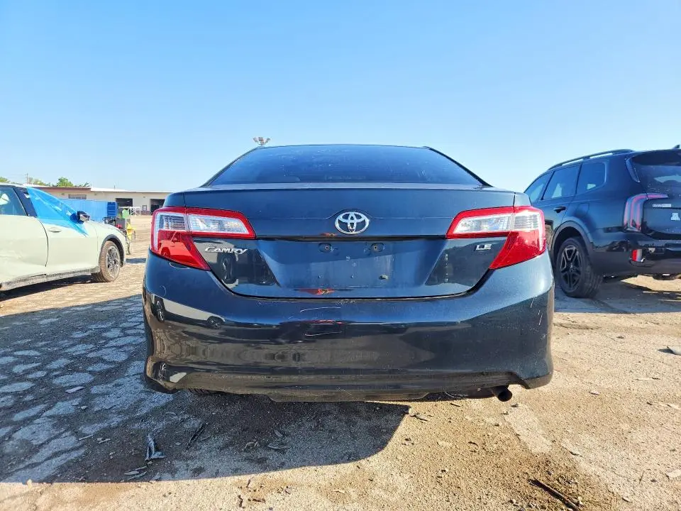 2014 TOYOTA CAMRY LE  