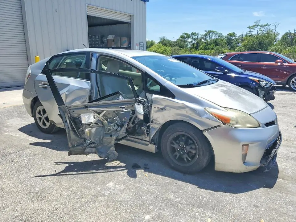 2014 TOYOTA PRIUS TWO  