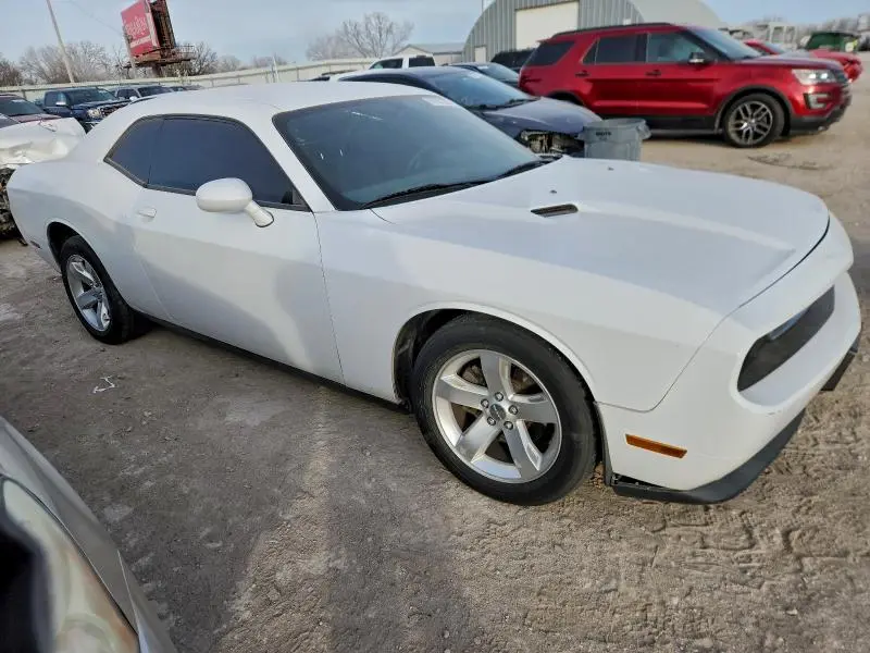 2013 DODGE CHALLENGER SXT  