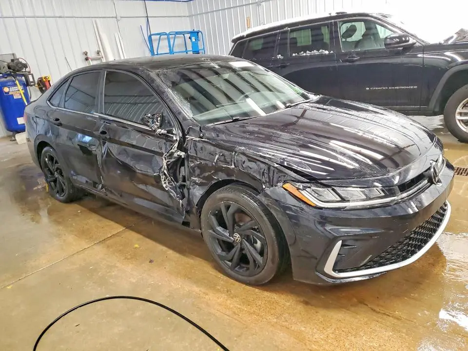2025 VOLKSWAGEN JETTA SE  