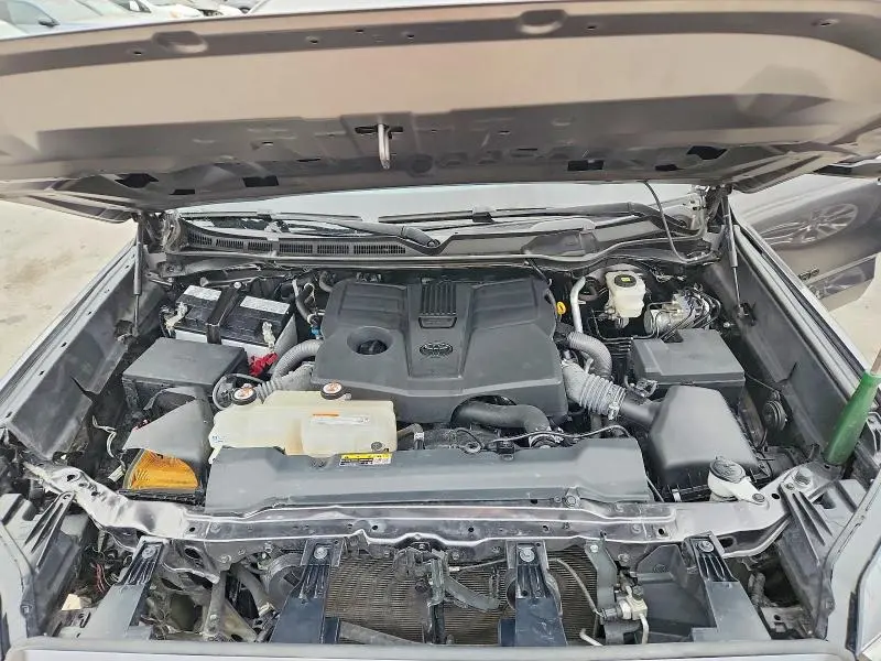 2022 TOYOTA TUNDRA SR5  