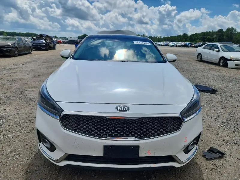 2017 KIA CADENZA PREMIUM  