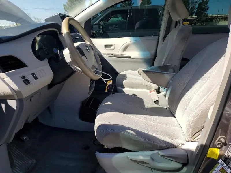 2013 TOYOTA SIENNA L 7-PASSENGER  
