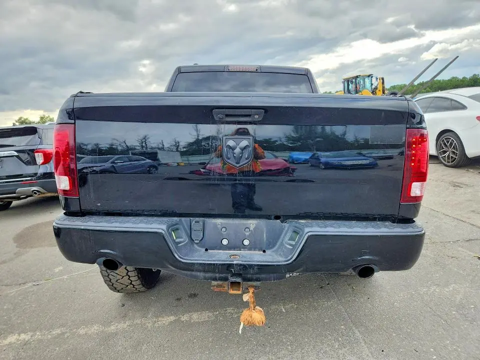 2014 RAM 1500 ST  