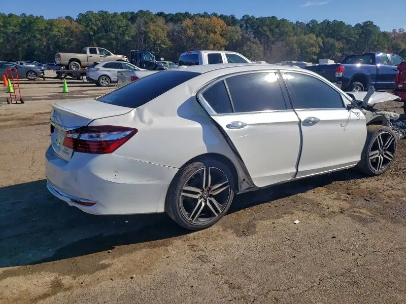 2017 HONDA ACCORD TOURING  