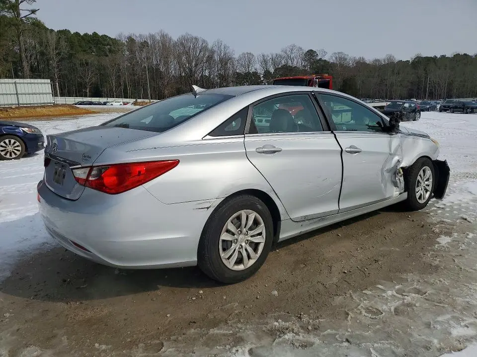 2011 HYUNDAI SONATA GLS  