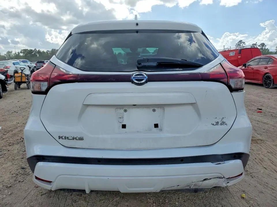 2021 NISSAN KICKS S  