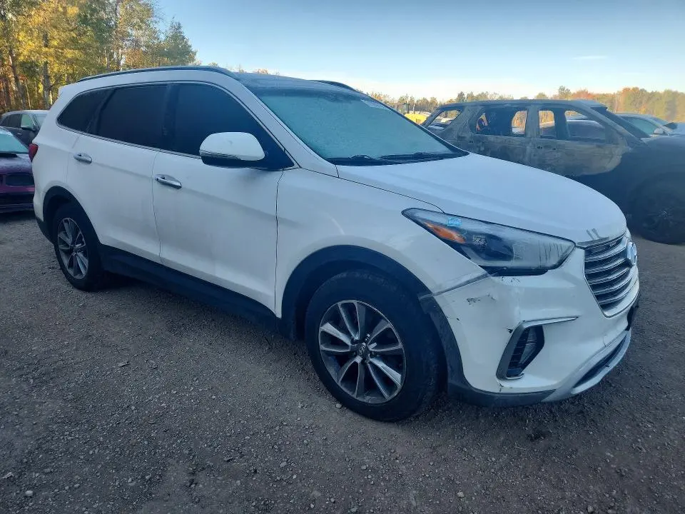 2017 HYUNDAI SANTA FE SE  