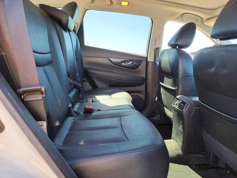 2017 NISSAN ROGUE SL  