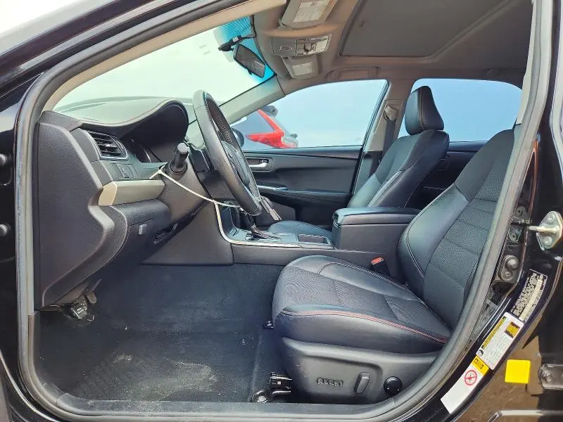 2017 TOYOTA CAMRY SE  