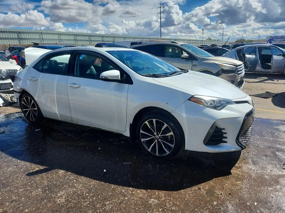 2017 TOYOTA COROLLA SE  