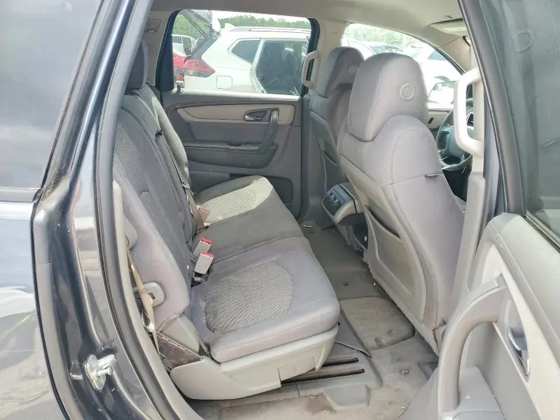 2014 CHEVROLET TRAVERSE LS  