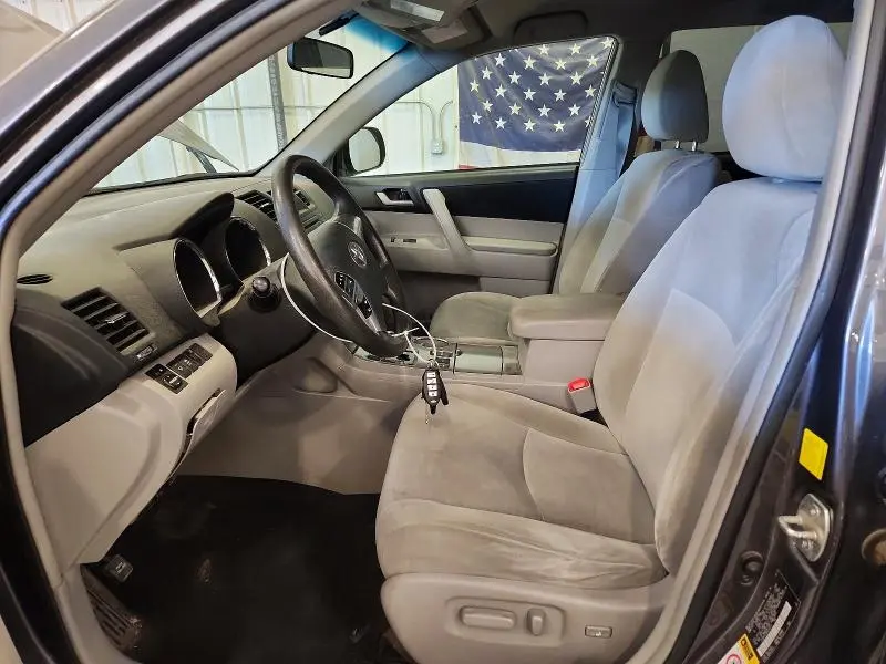 2011 TOYOTA HIGHLANDER BASE  
