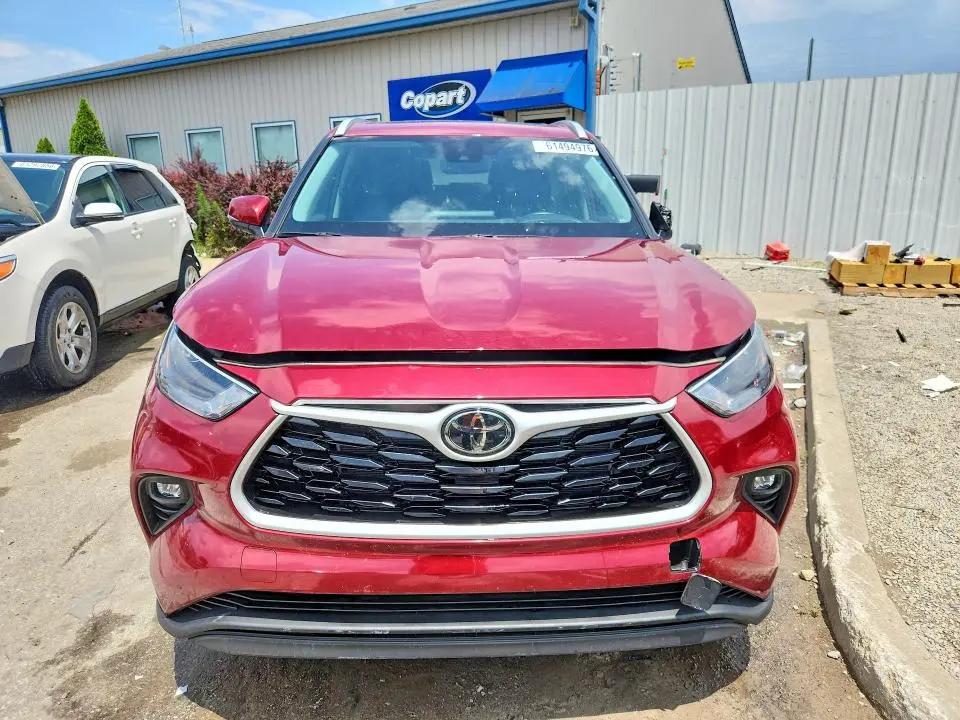 2025 TOYOTA HIGHLANDER XLE  