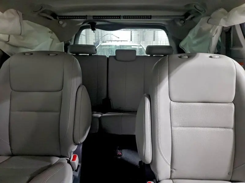 2020 TOYOTA SIENNA XLE  