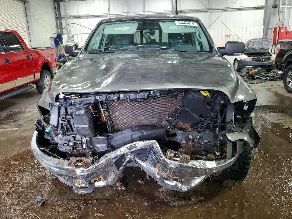2013 RAM 1500 SLT  