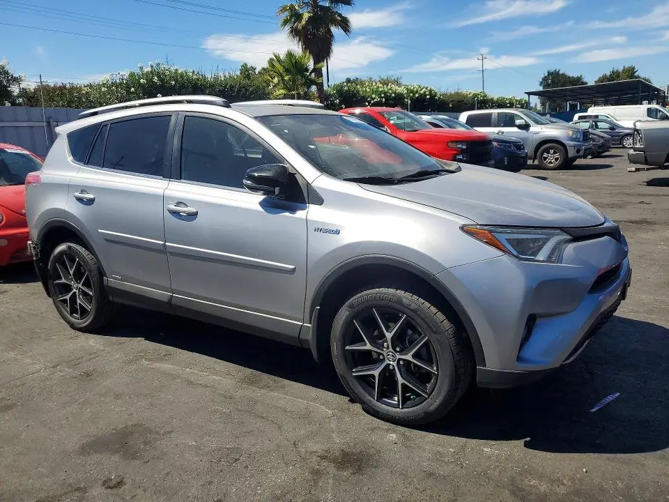 2018 TOYOTA RAV4 HV SE  