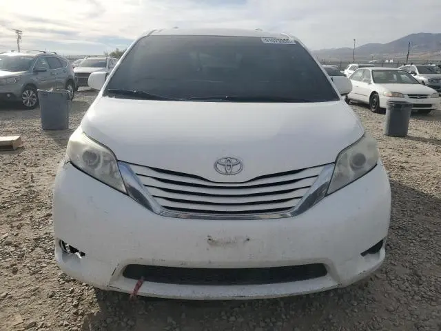 2015 TOYOTA SIENNA LE  