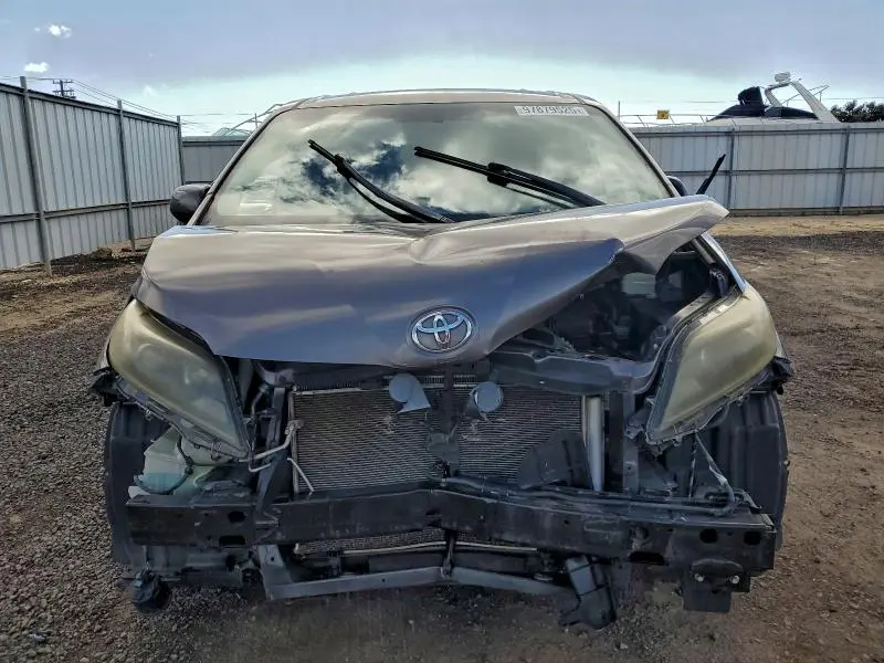 2015 TOYOTA SIENNA SPORT  