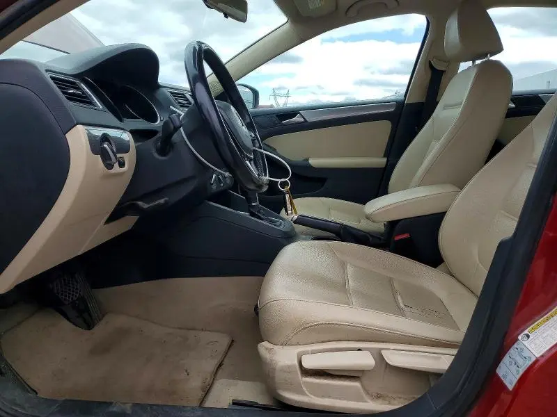 2016 VOLKSWAGEN JETTA SE  