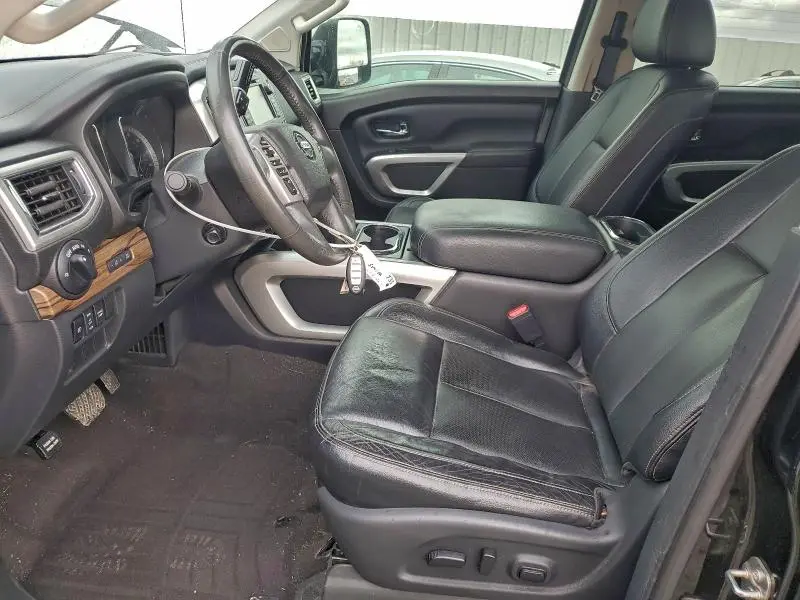 2017 NISSAN TITAN SV  