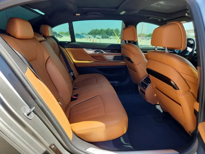 2021 BMW 750 XI  
