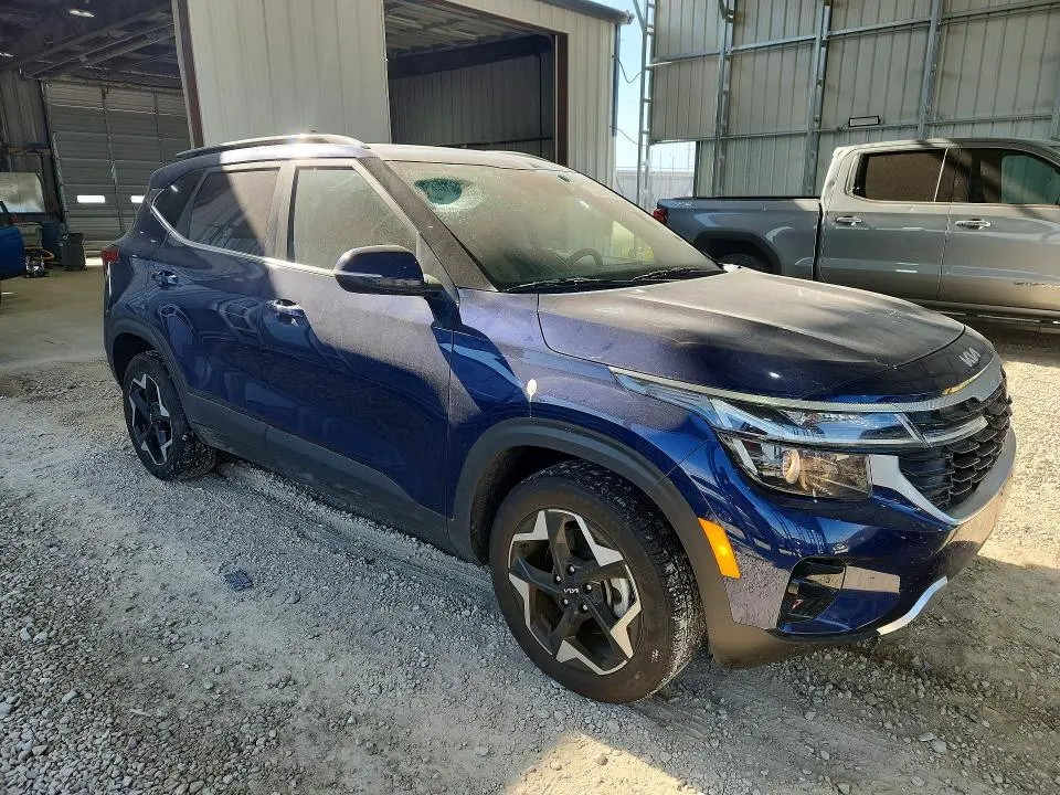 2024 KIA SELTOS EX  
