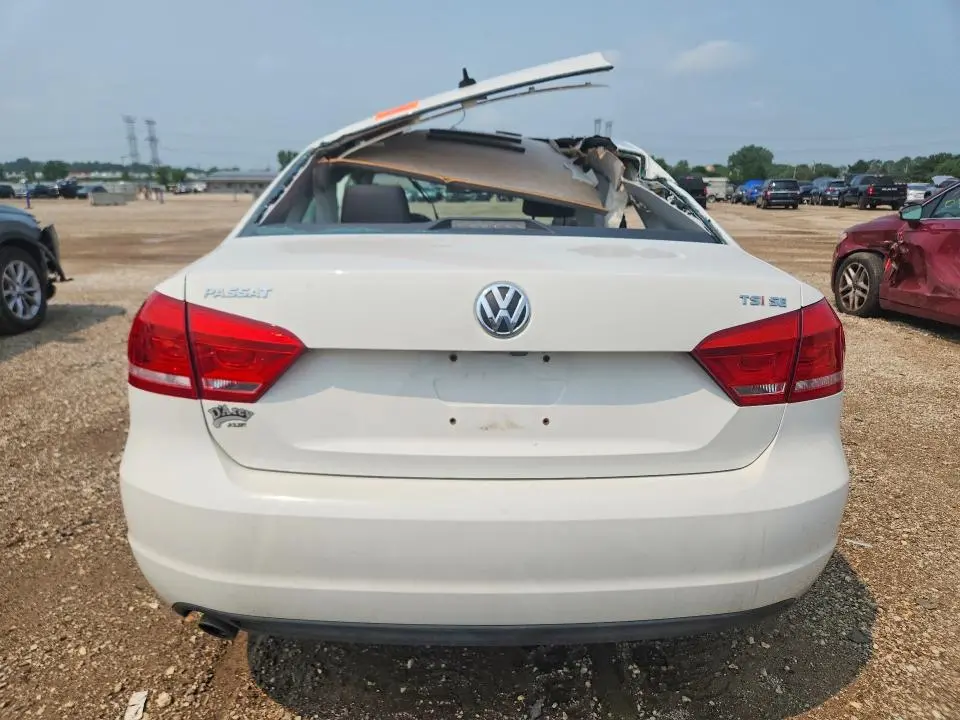 2014 VOLKSWAGEN PASSAT SE  