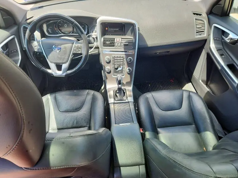 2016 VOLVO XC60 T5 PREMIER  