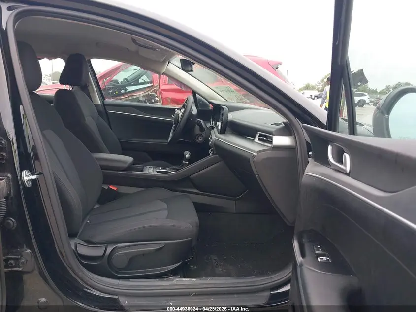 2022 KIA K5 LX