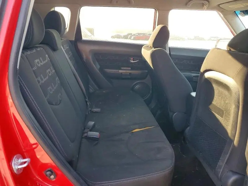 2013 KIA SOUL +  