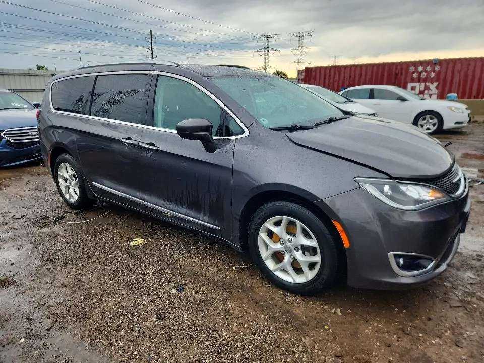 2017 CHRYSLER PACIFICA TOURING L PLUS  
