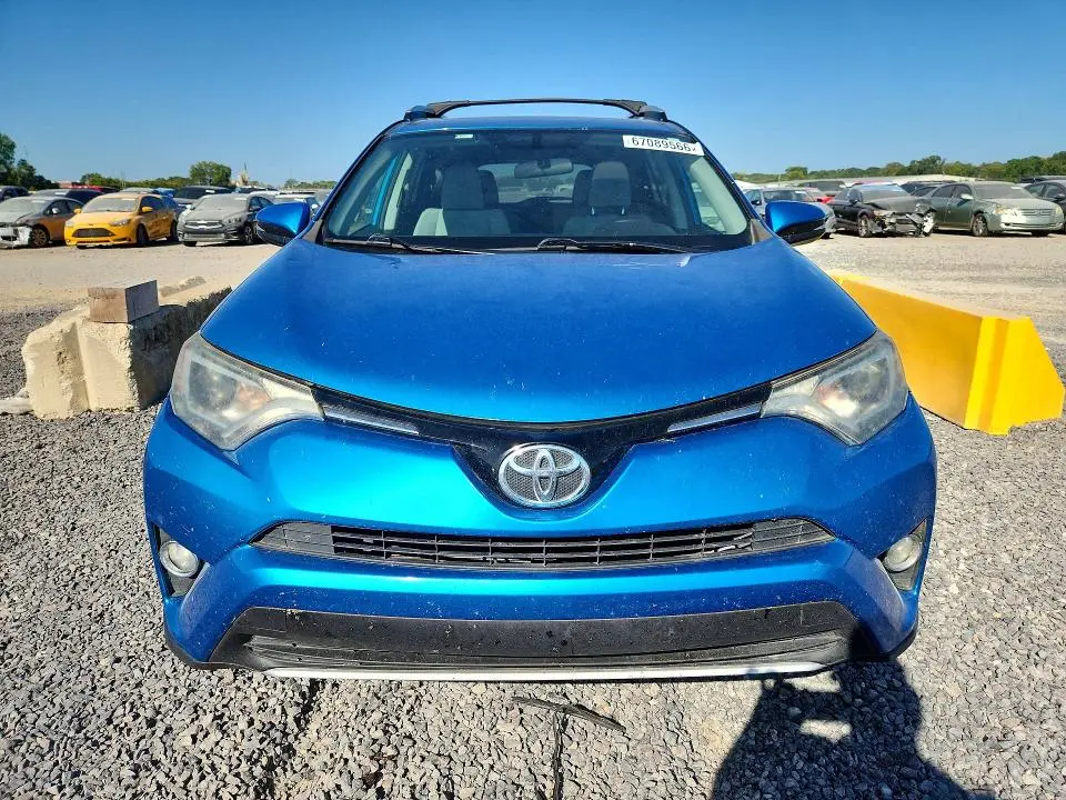 2016 TOYOTA RAV4 XLE  