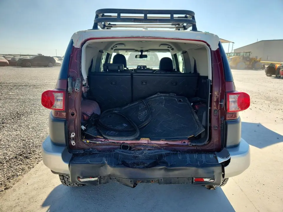 2011 TOYOTA FJ CRUISER BASE  