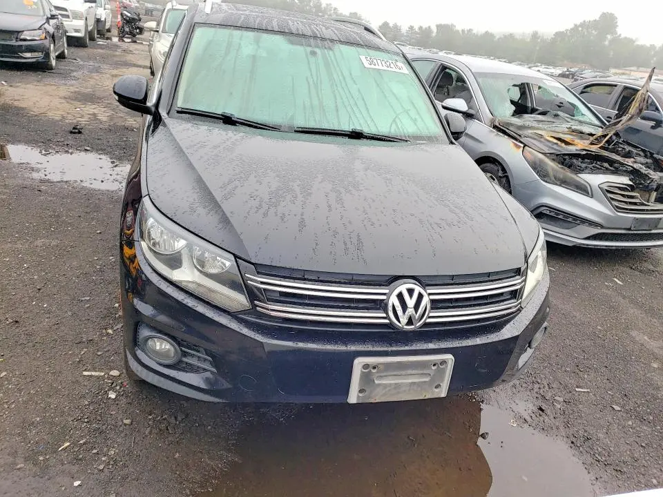2012 VOLKSWAGEN TIGUAN S  