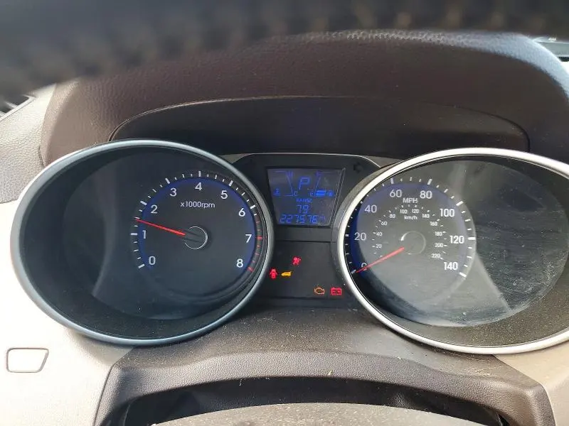 2011 HYUNDAI TUCSON GLS  