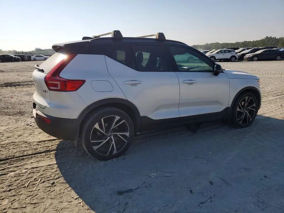 2021 VOLVO XC40 T5 R-DESIGN  