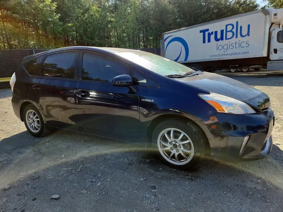 2014 TOYOTA PRIUS V TWO  