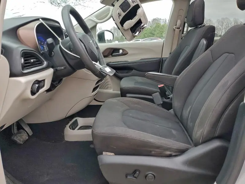 2017 CHRYSLER PACIFICA LX  