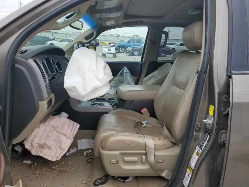 2010 TOYOTA TUNDRA CREWMAX LIMITED  