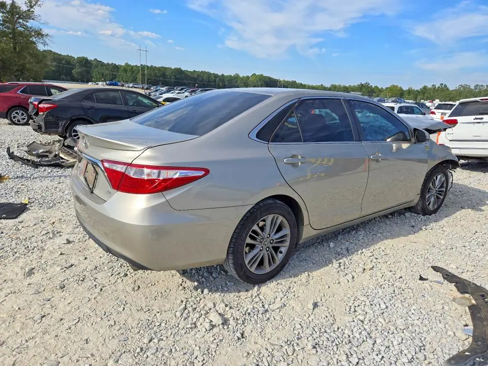 2015 TOYOTA CAMRY SE  