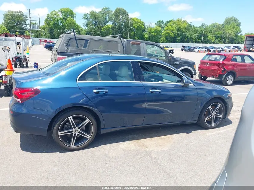 2022 MERCEDES-BENZ A 220  