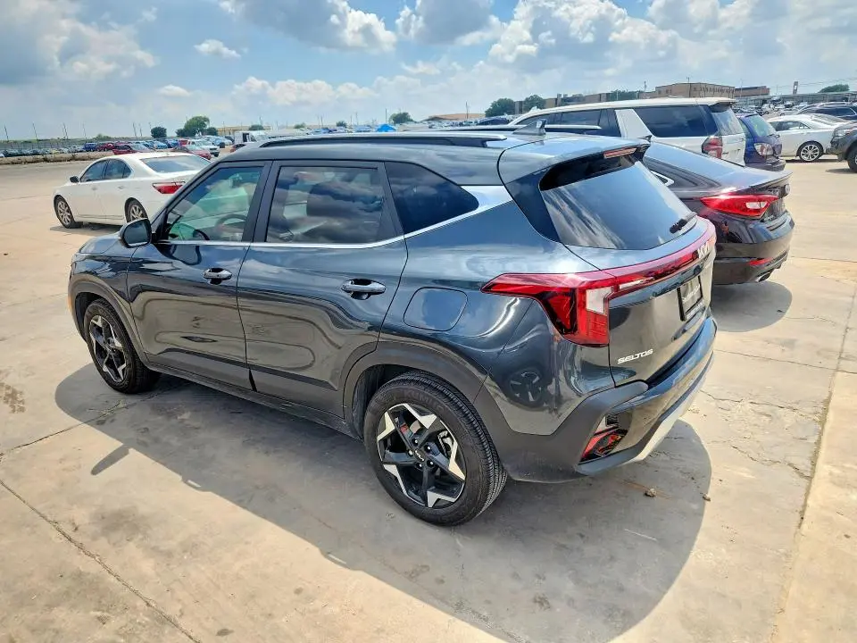 2025 KIA SELTOS EX  