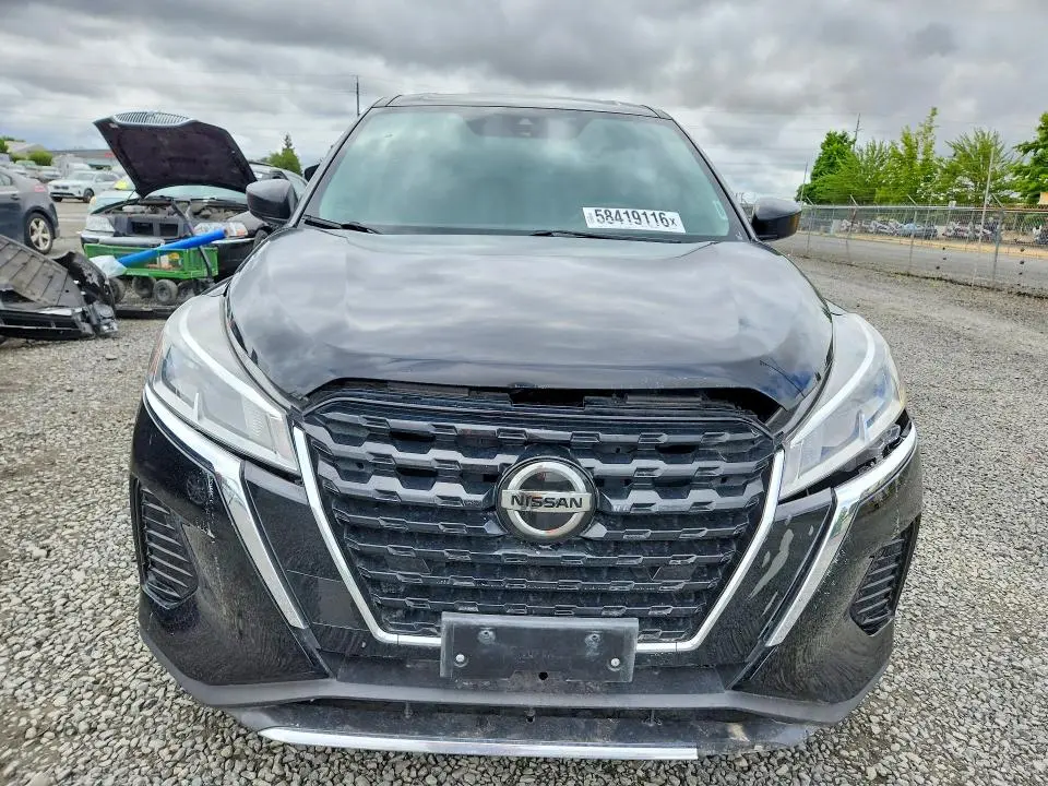 2021 NISSAN KICKS S  