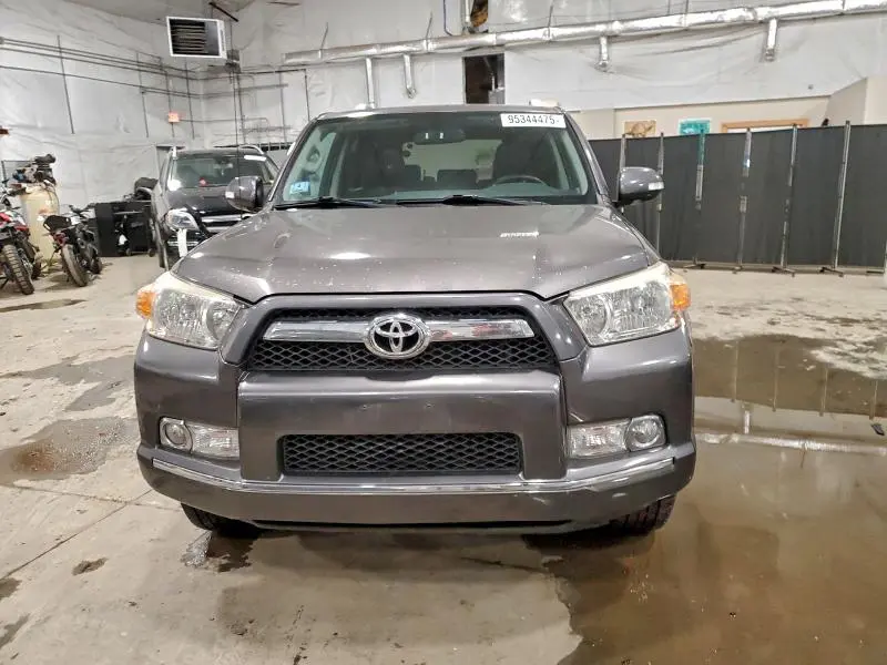 2010 TOYOTA 4RUNNER SR5  